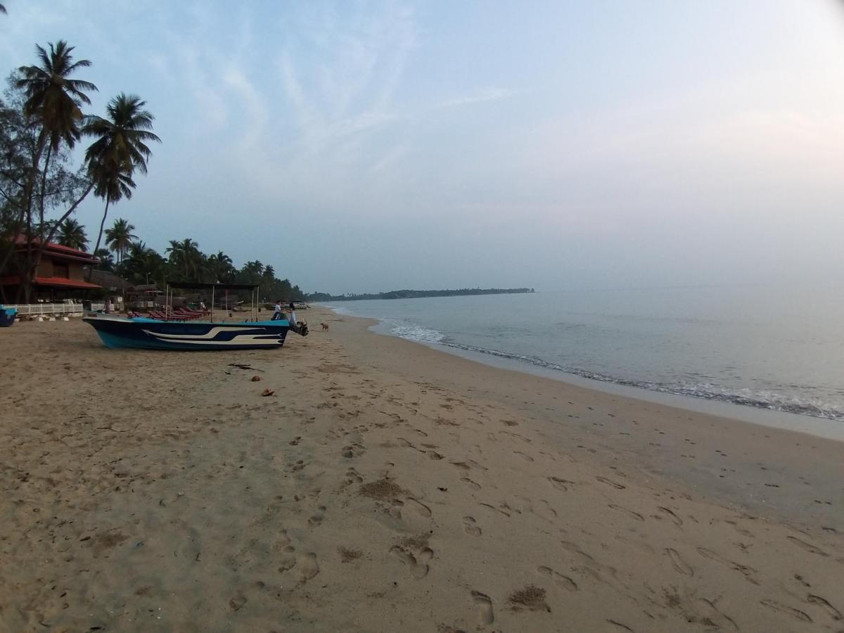 Dot Bey Beach Cabana Trincomalee Exterior foto