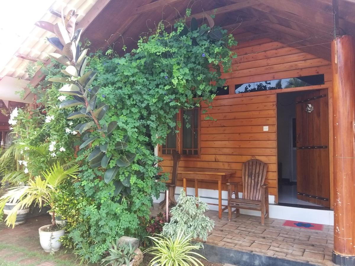 Dot Bey Beach Cabana Trincomalee Exterior foto