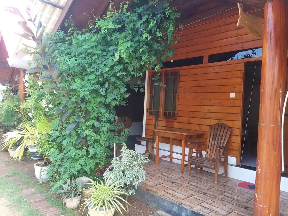 Dot Bey Beach Cabana Trincomalee Exterior foto